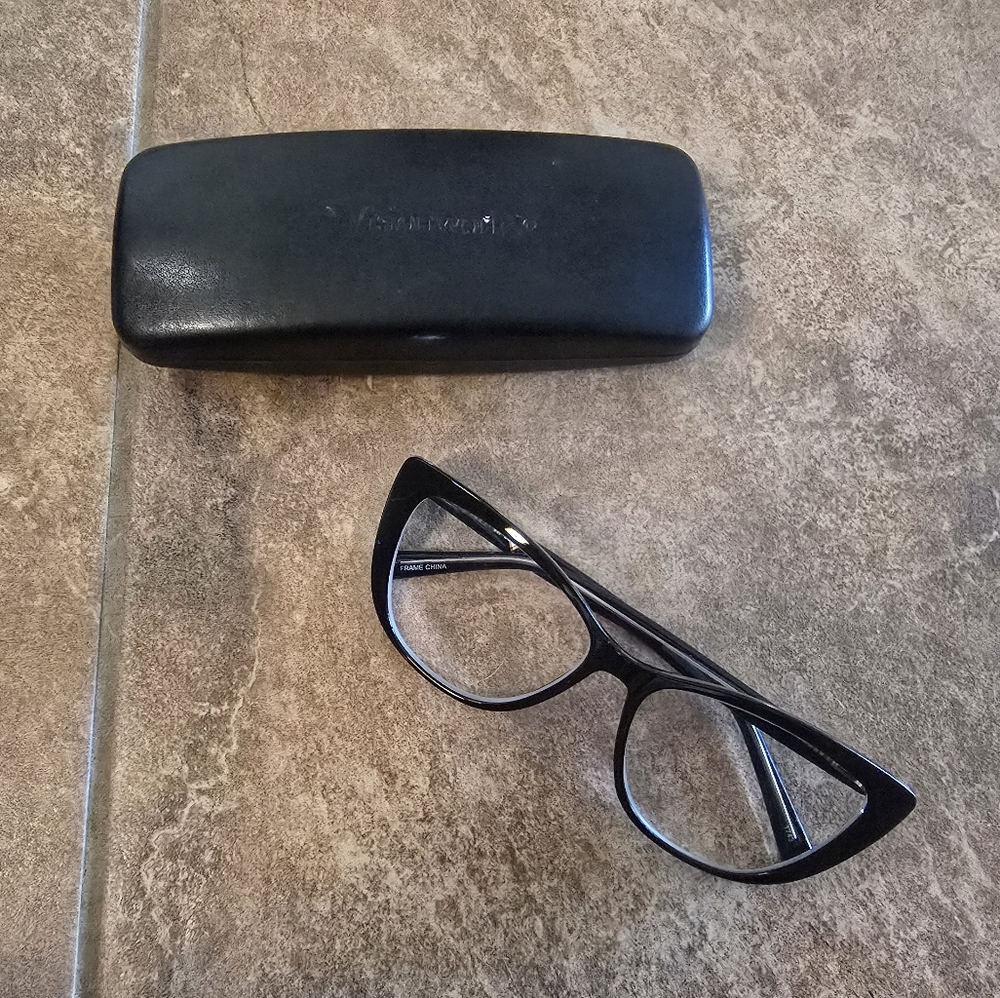 Black | VISIONWORKS | Cat Eye Glasses w/Case